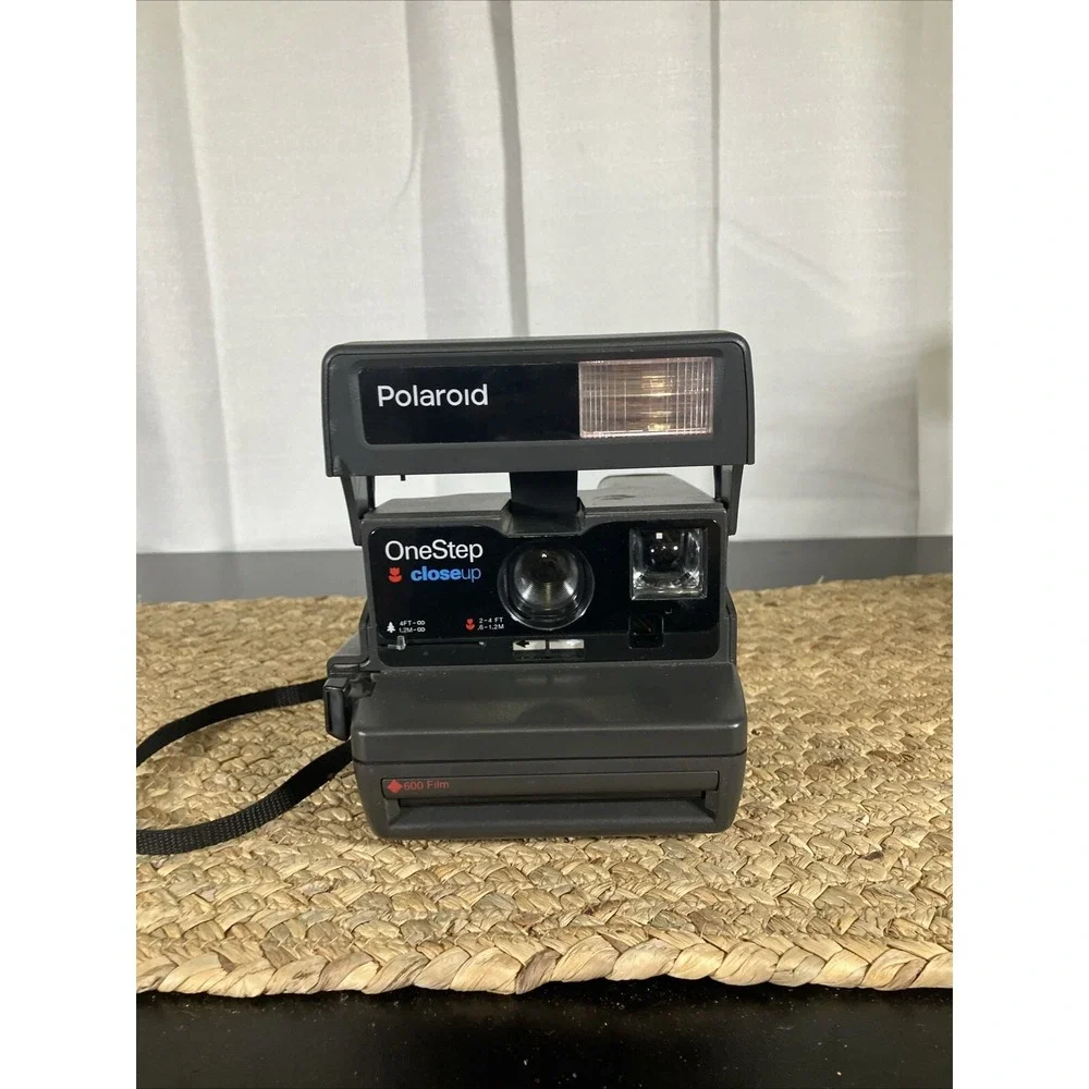 Polaroid 600 OneStep Close Up Instant Film Camera‎